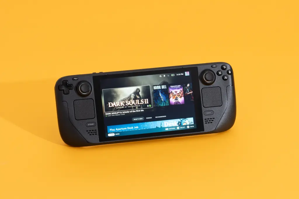 BEST-HANDHELD-GAMING-CONSOLES-2048px-09704